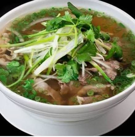 20. Well Done Flank Rice Noodle Soup (熟牛腩粉) (Large)